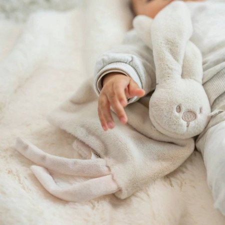 DOUDOU CONEJO MARIONETA PELITO NATTOU
